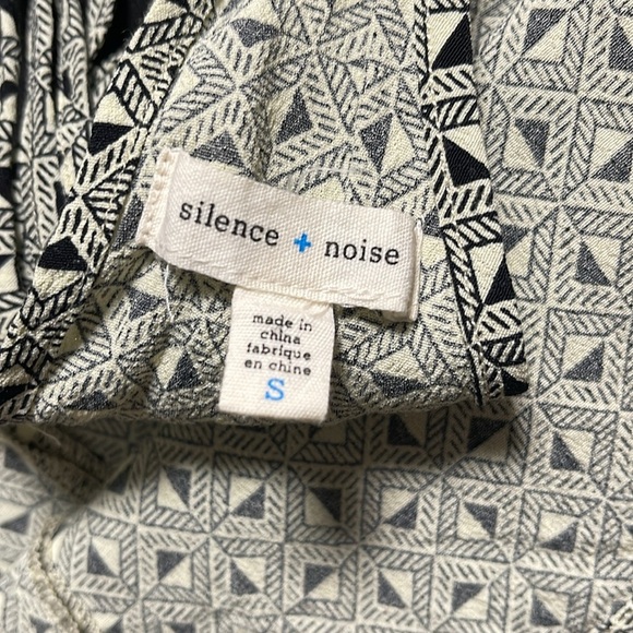 Urban Outfitters Brand Silence+noise Printed Women’s Halter Top Small - Picture 4 of 4